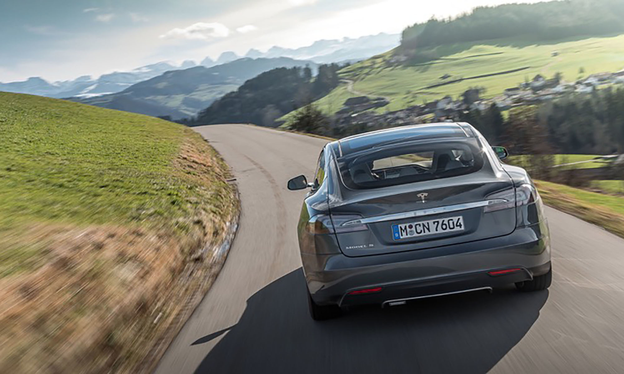 Model S Lifestyle 2
